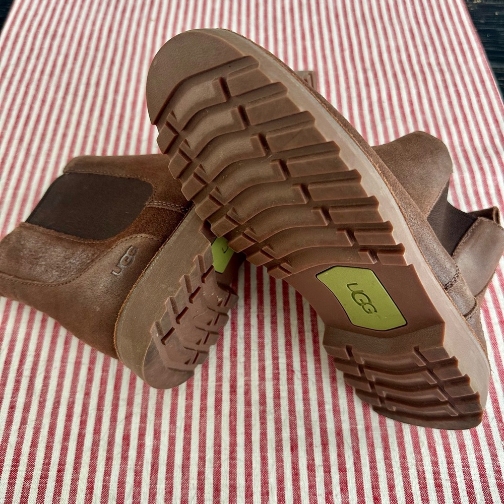 UGG Kids Brown Ankle Boots, Child size 3 - Picture 3 of 4